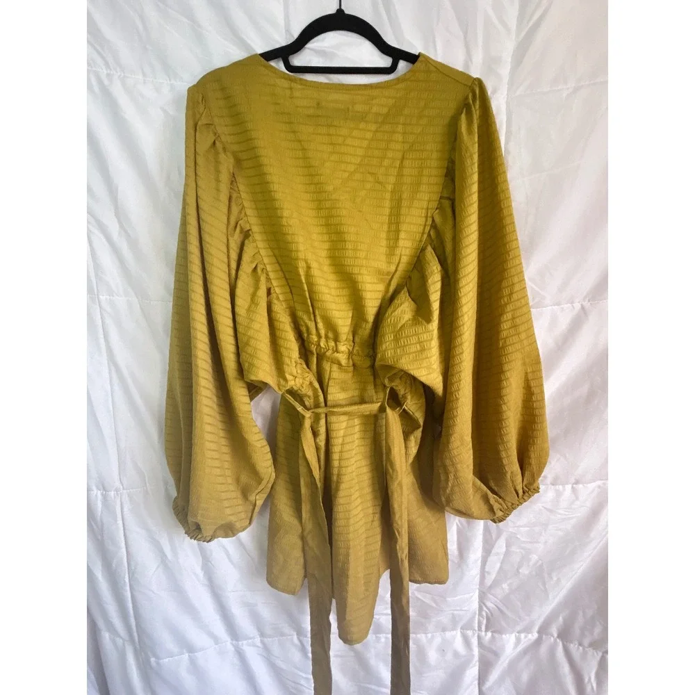 Boohoo‎ Mustard Yellow Textured Wrap Romper Balloon Sleeve Tie Waist